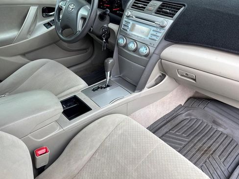 Used 2009 Toyota Camry LE image 30