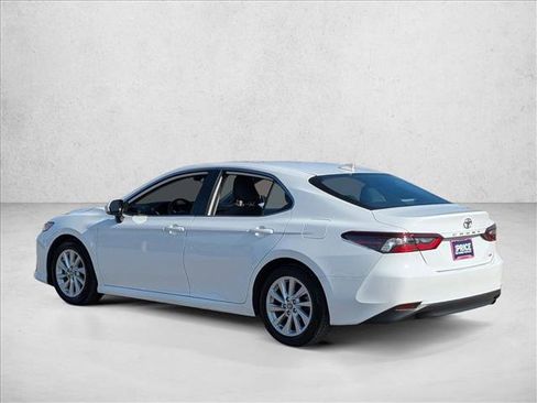 Used 2024 Toyota Camry LE image 7