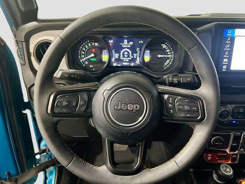 Used 2024 Jeep Wrangler Unlimited AWD/4WD image 9