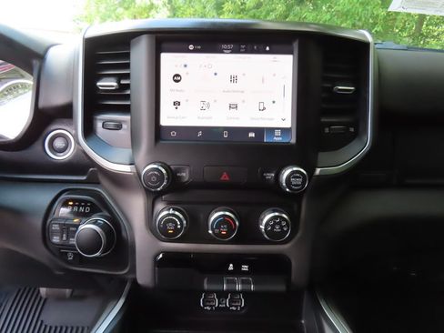 Used 2022 RAM 1500 Big Horn AWD/4WD image 17