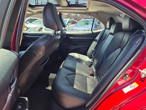 Used 2018 Toyota Camry XLE FWD image 22