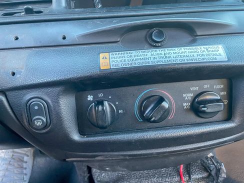 Used 2008 Ford Crown Victoria Police Interceptor image 21