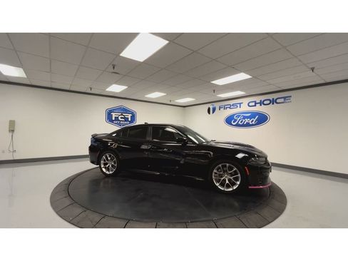 Used 2022 Dodge Charger GT image 3