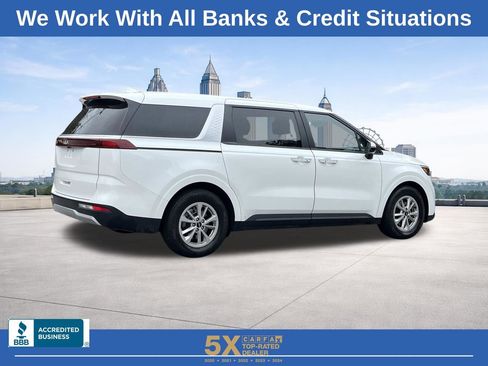 Used 2024 Kia Carnival LX image 24