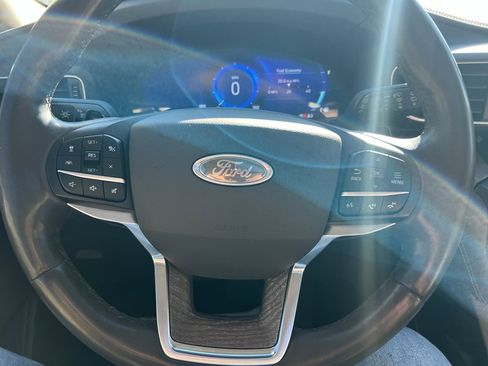 Used 2020 Ford Explorer Platinum w/ Premium Technology Package image 26