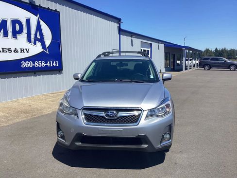 Used 2016 Subaru Crosstrek 2.0i Premium w/ Moonroof Package image 2