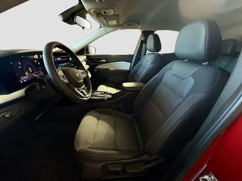 New 2026 Chevrolet Trax LT w/ Midnight Edition FWD image 21