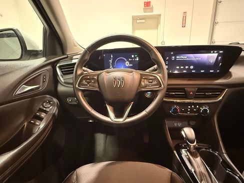 Used 2025 Buick Encore GX Preferred FWD image 28