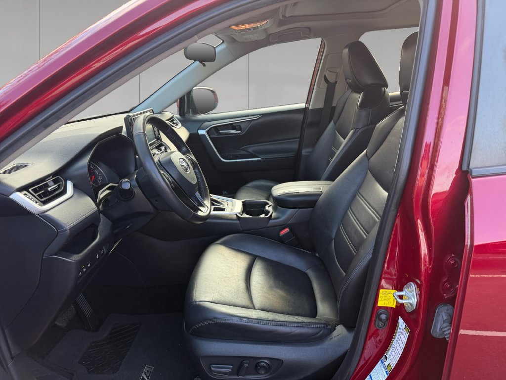 Used 2021 Toyota RAV4 XLE Premium AWD/4WD image 11