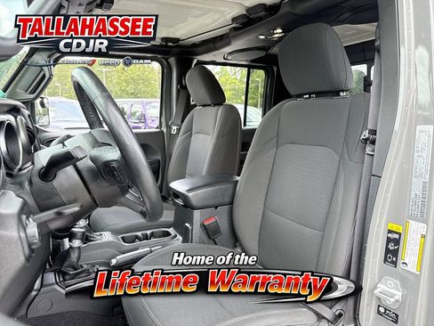 Used 2021 Jeep Gladiator Sport AWD/4WD image 14
