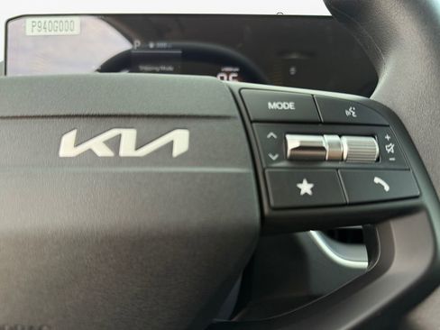 New 2025 Kia K4 LXS FWD image 26