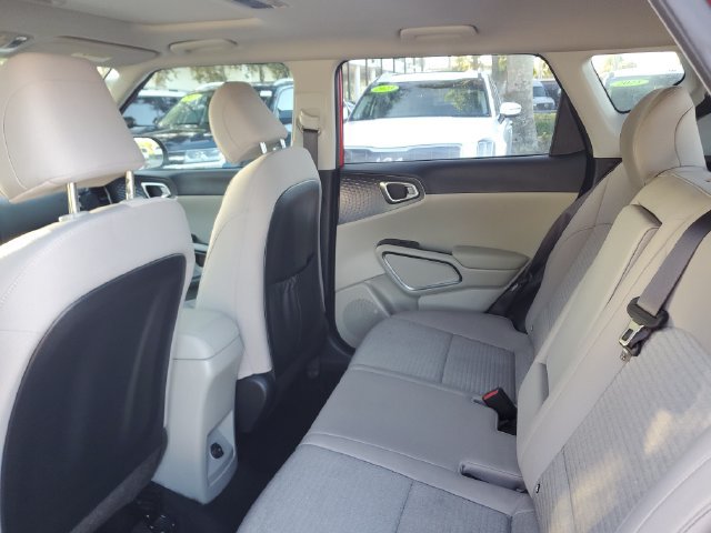 Certified 2022 Kia Soul EX FWD image 9