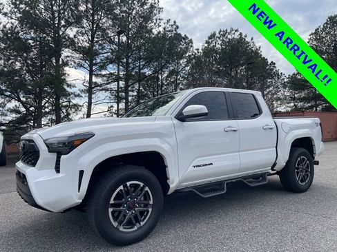 Used 2024 Toyota Tacoma TRD Sport image 8