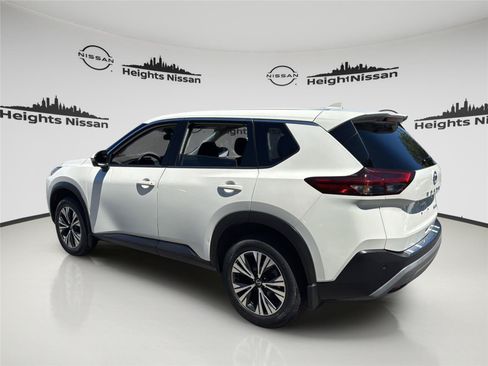 Used 2021 Nissan Rogue SV AWD/4WD image 3