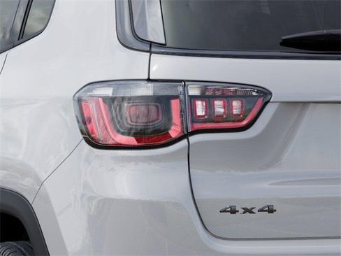 New 2026 Jeep Compass Latitude image 5