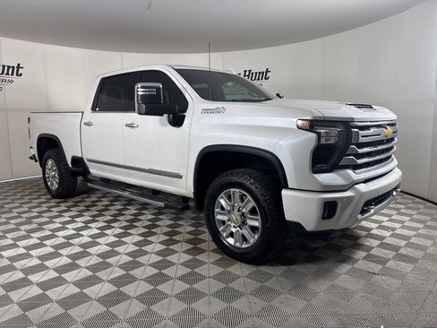 Used 2025 Chevrolet Silverado 2500 High Country w/ High Country Premium Package image 3