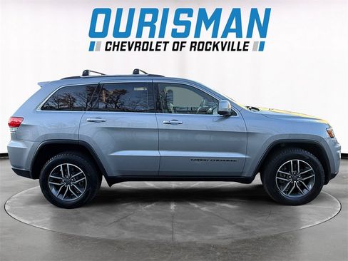 Used 2019 Jeep Grand Cherokee Laredo w/ Laredo X Package image 7