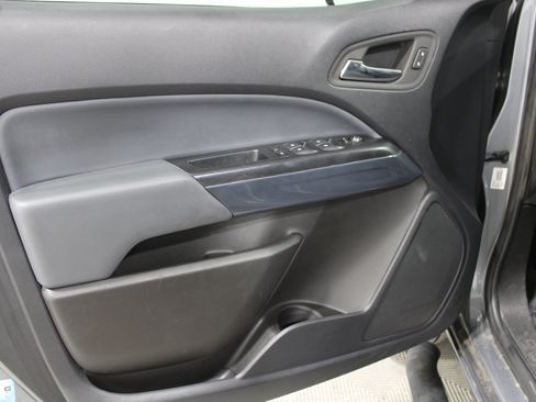 Used 2022 Chevrolet Colorado Z71 RWD image 6