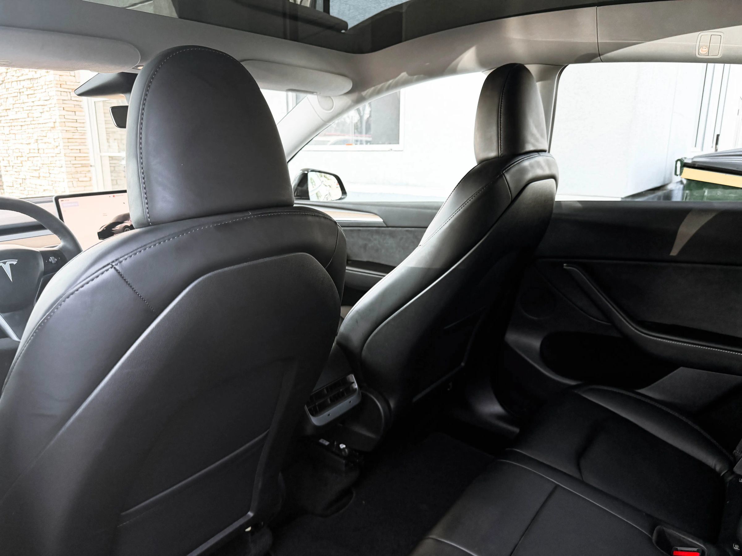 Used 2023 Tesla Model Y Long Range AWD/4WD image 24