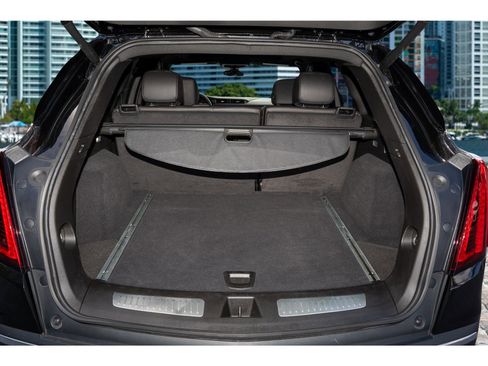 Used 2025 Cadillac XT5 Premium Luxury image 9