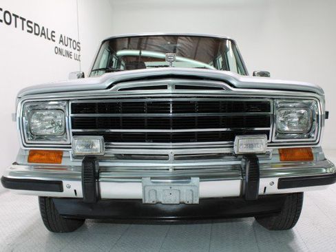 Used 1986 Jeep Grand Wagoneer image 11