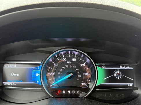 Used 2018 Ford Explorer XLT w/ Equipment Group 202A FWD image 14