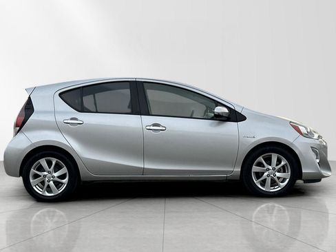 Used 2015 Toyota Prius C Four image 2