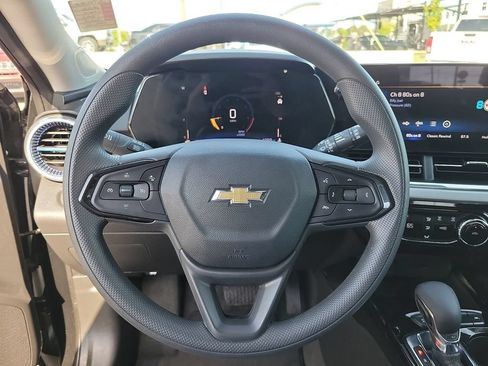 Used 2026 Chevrolet Trax LT FWD image 19