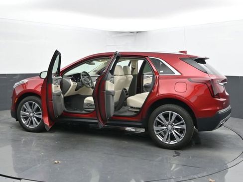 Used 2025 Cadillac XT5 Premium Luxury AWD/4WD image 58