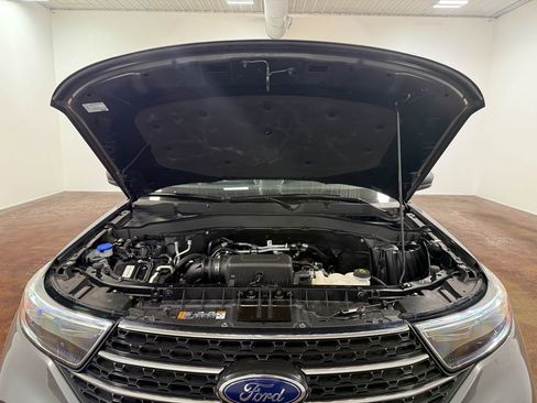 Used 2023 Ford Explorer XLT AWD/4WD image 88