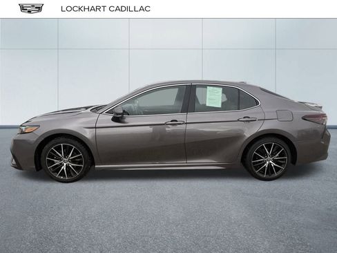 Used 2024 Toyota Camry SE image 5