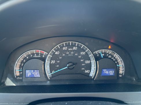 Used 2014 Toyota Camry SE FWD image 10