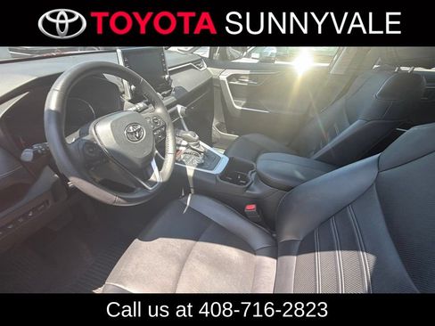 Used 2022 Toyota RAV4 Limited AWD/4WD image 4