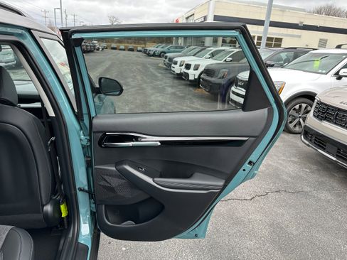 New 2026 Kia Seltos S image 18