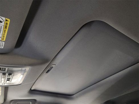 Used 2015 Toyota Highlander XLE image 26