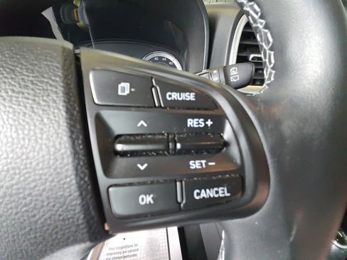 Used 2021 Hyundai Venue SEL w/ Cargo Package FWD image 19