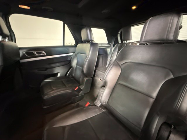 Used 2017 Ford Explorer XLT w/ Equipment Group 202A FWD image 29