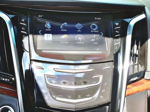 Used 2015 Cadillac Escalade ESV Premium image 14