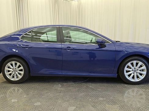 Certified 2018 Toyota Camry LE FWD image 4