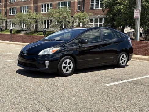 Used 2012 Toyota Prius Three FWD image 2