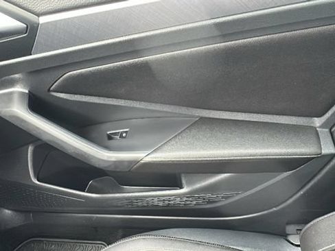Used 2023 Volkswagen Jetta SE w/ Panoramic Sunroof Package FWD image 11