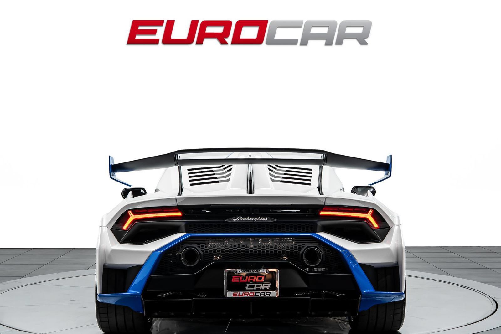 Used 2022 Lamborghini Huracan STO RWD image 4