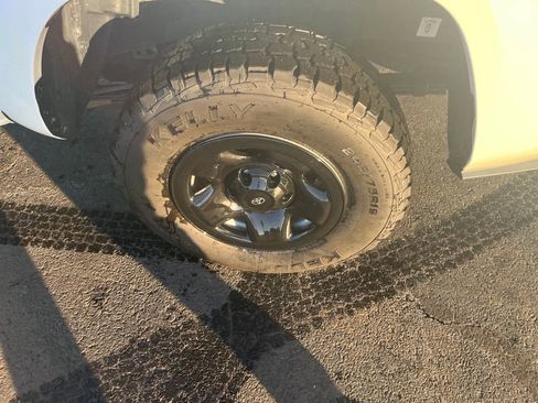 Used 2021 Toyota Tacoma SR5 image 31