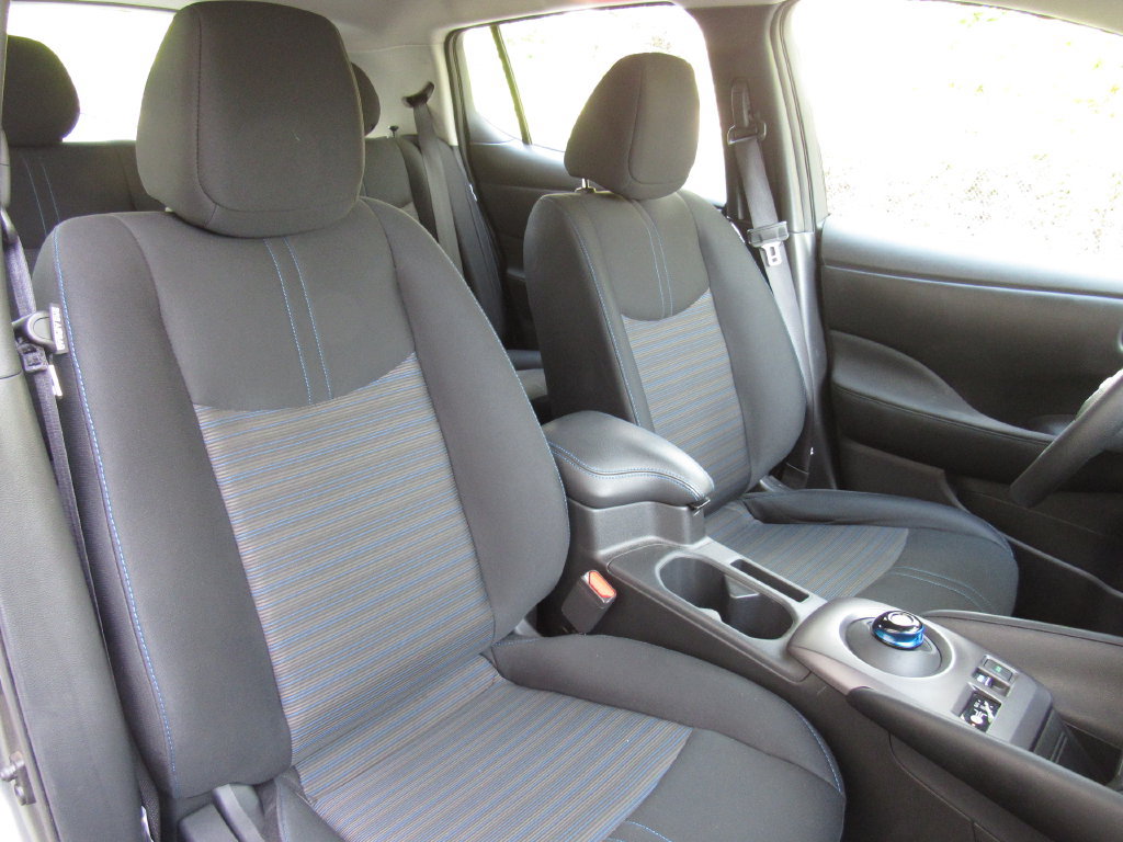 Used 2025 Nissan Leaf S FWD image 18