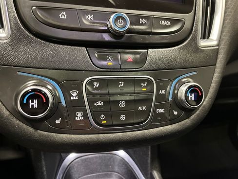 Used 2020 Chevrolet Malibu LT image 18