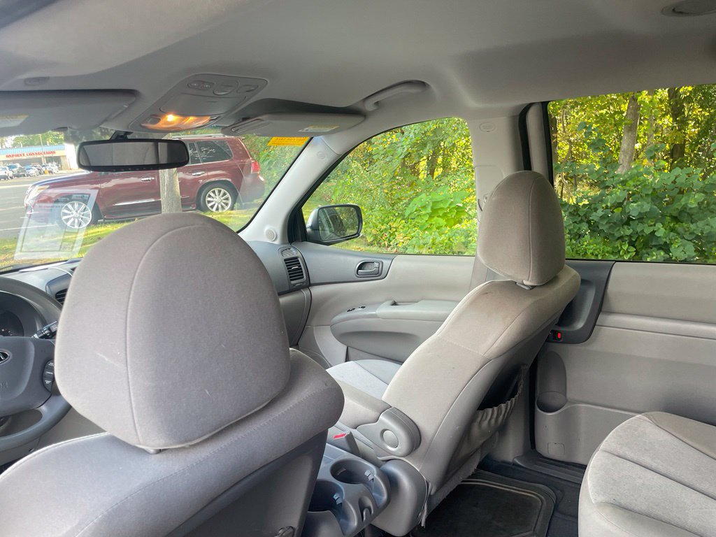 Used 2012 Kia Sedona LX w/ PWR Pkg FWD image 11