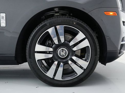 Used 2022 Rolls-Royce Cullinan image 43