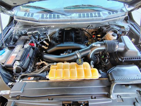 Used 2015 Ford F150 XLT AWD/4WD image 21