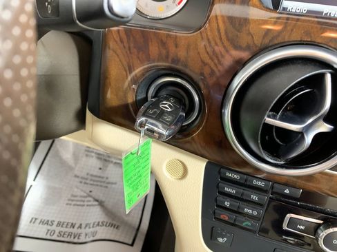 Used 2015 Mercedes-Benz GLK 350 2WD image 17