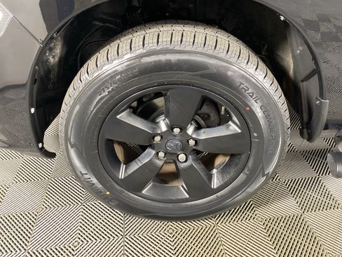 Used 2019 RAM 1500 Express w/ Wheel & Sound Group AWD/4WD image 12